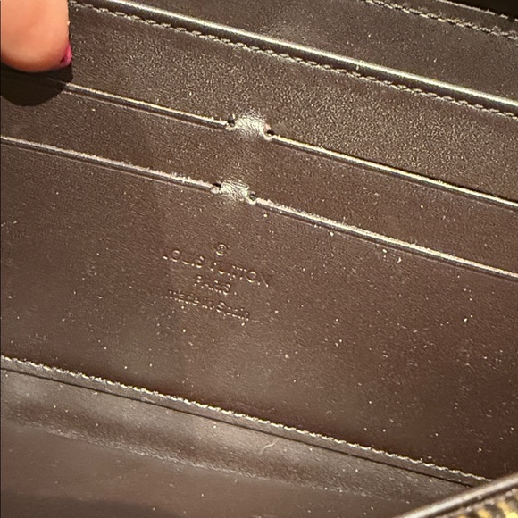 100% Authentic Louis Vuitton Zippy Wallet. Burgundy patent leather - Picture 8 of 10